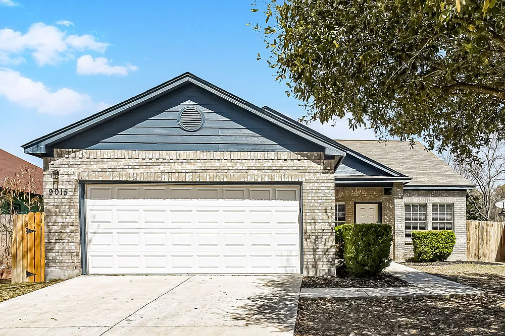 4 bed, 2.0 bath, 1710 sqft, $1,930 — Photo 1