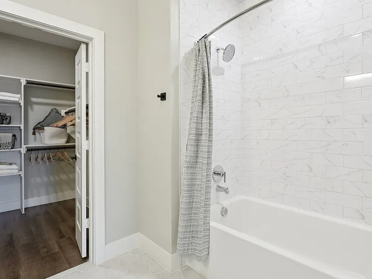 The Huntley — Photo 16