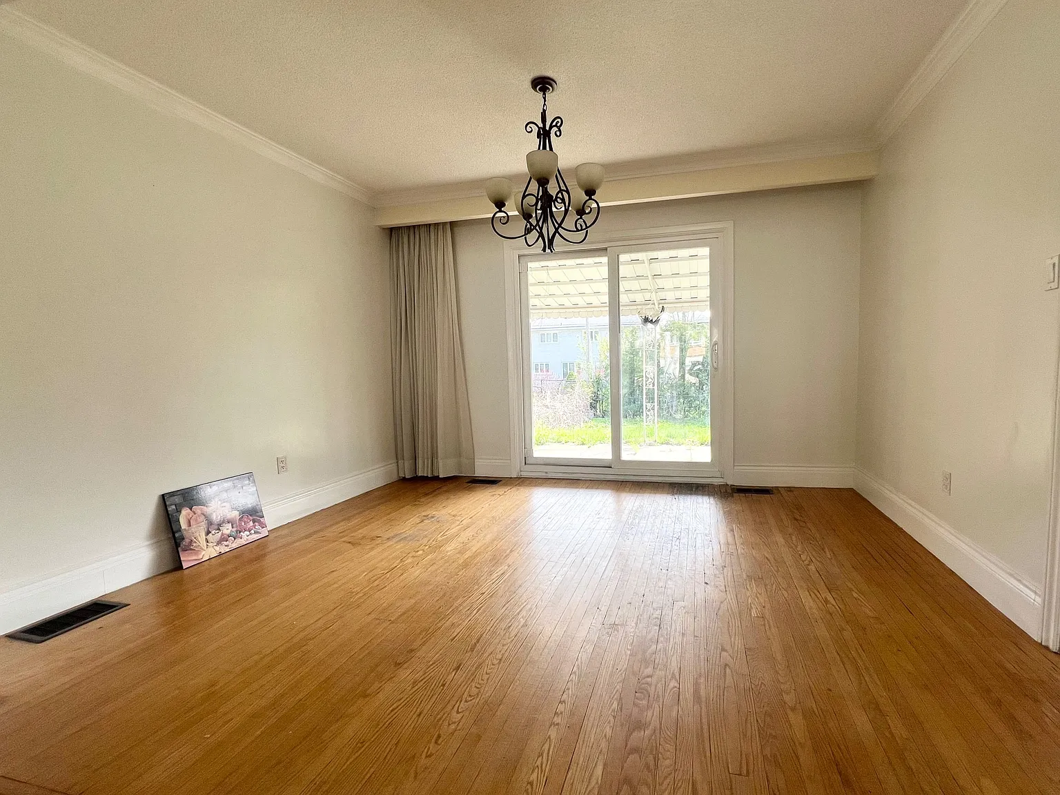7 bed, $4,980 — Photo 2