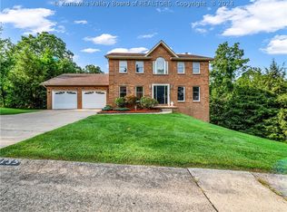 135 Summit Ridge Rd, Hurricane, WV 25526