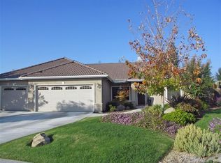 522 W Country Ct, Visalia, CA 93277