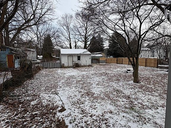 5th image of 119 Mount Holly Ave