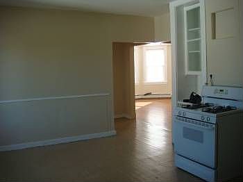 2nd image of 40 Ledge St