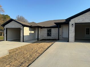 100 Crestview Dr #B, Greenfield, TN 38230