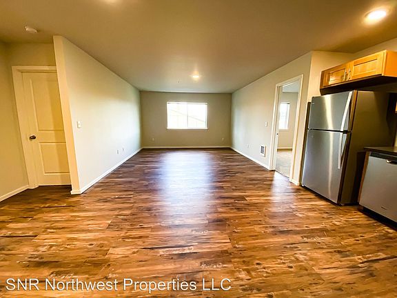 5th image of 1402 E 69th St #7975909