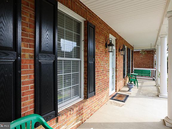 3rd image of 102 Bramble Ct