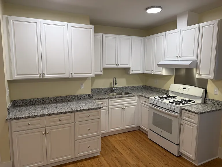 35 Deane St #3W — Photo 3