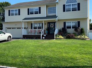 256 Manhattan Ave, West Babylon, NY 11704