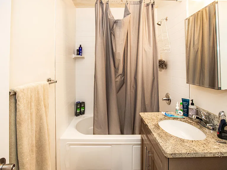 186 Wayne St #314D — Photo 8