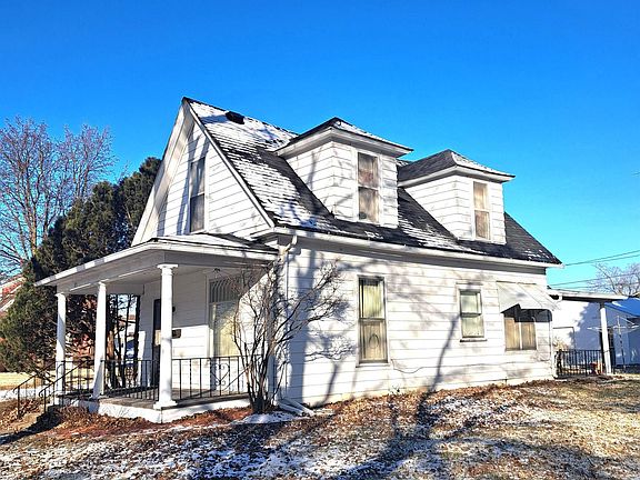 4th image of 315 Benton Ave E