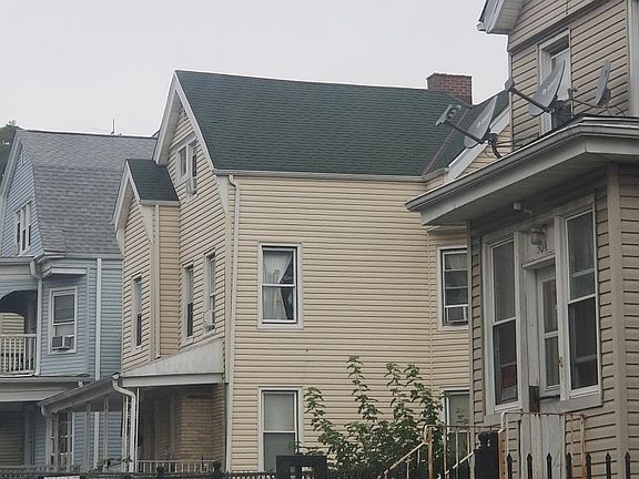 5th image of 310 William St