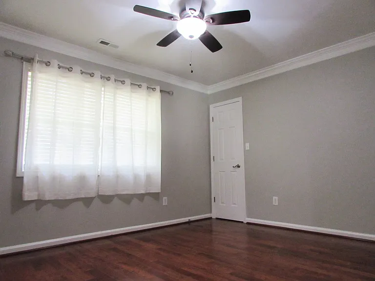 106 Yorkshire Dr — Photo 11