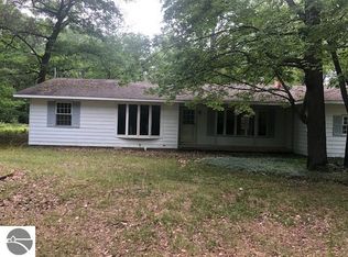 5896 Betsie River Rd, Interlochen, MI 49643