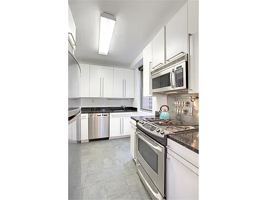 Sold by Douglas Elliman | media 8