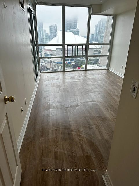 1st image of 30 Grand Trunk Cres #3212