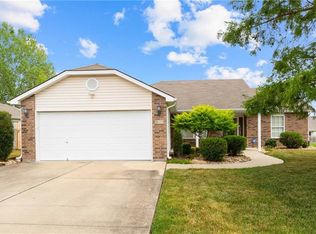 809 Cypress Ct, Raymore, MO 64083