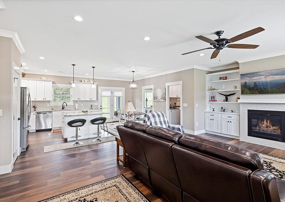 527 Elizabeth Ln, Sevierville, TN 37862 Zillow