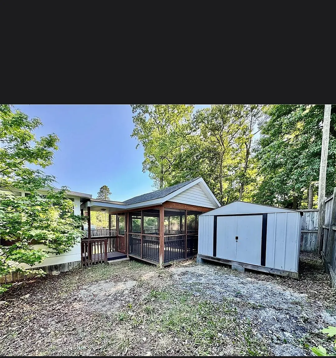 3 bed, 1227 sqft, $1,650 — Photo 2