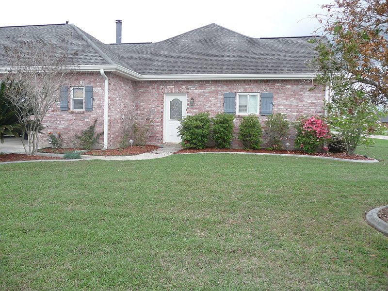 1st image of 290 Kleinpeter Dr