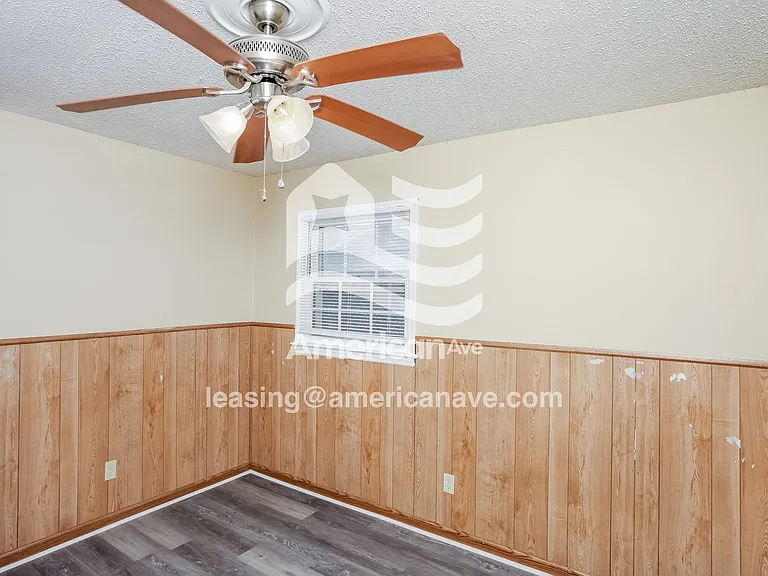 1478_013_wm_-_bedroom_12891463.jpg