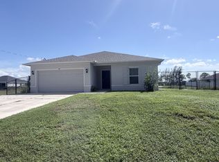 328 Jacaranda Pkwy E, Cape Coral, FL 33909