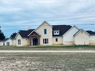 536 Juniper Trl, Yoakum, TX 77995