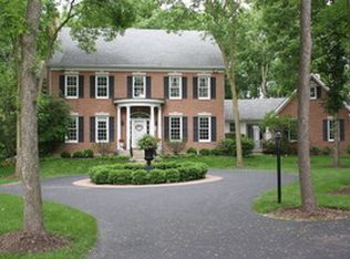 208 Glenwood Rd, Lake Forest, IL 60045