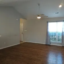136 Everett Park Drive — Photo 1