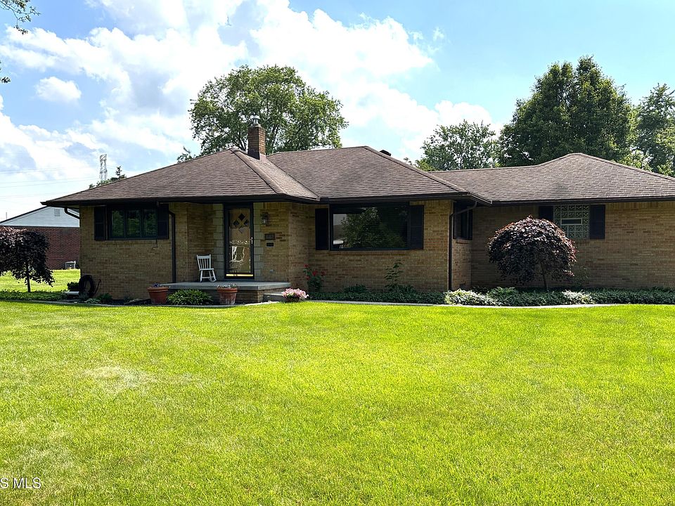 1st image of 647 Valley Dr