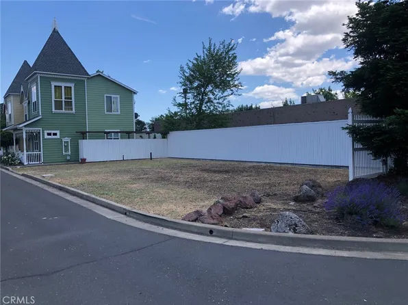 97 Queen Ann Way #7, Lakeport, CA 95453