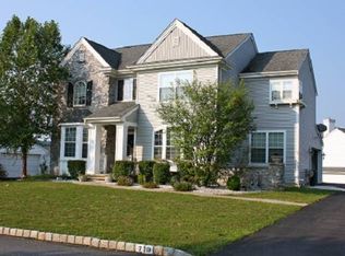 770 Ramblewood Dr, Easton, PA 18040