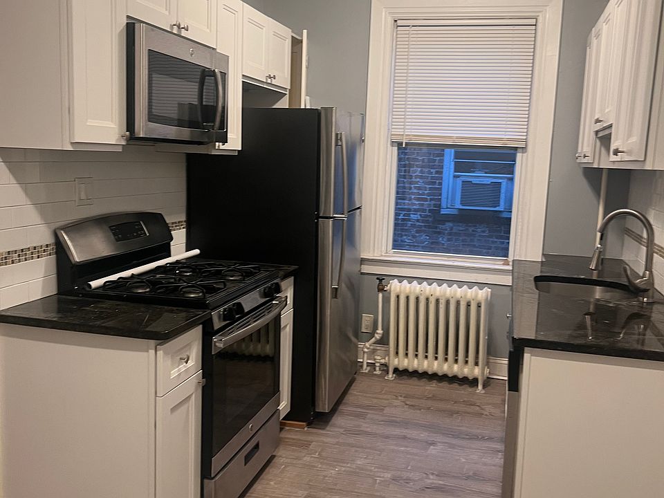 1st image of 253 Lafayette Ave #17