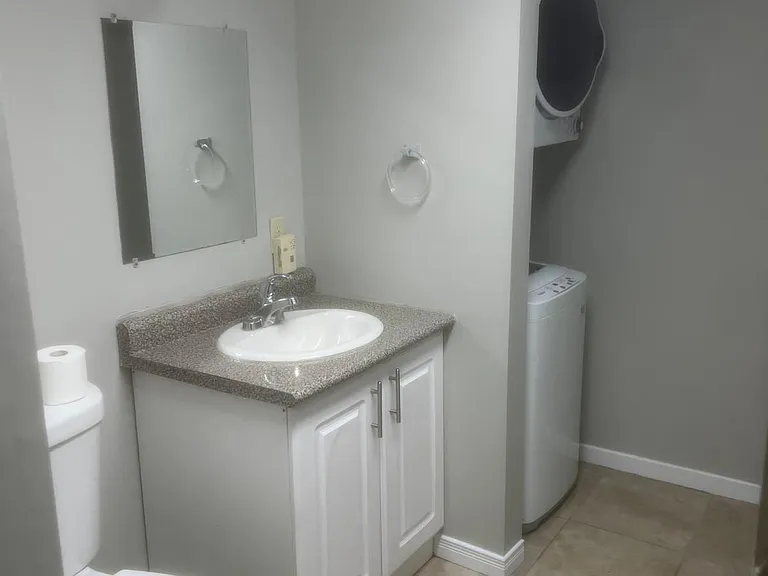 14 Griffiths Dr #LOWER — Photo 10