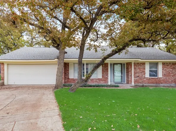 97 Regents Park, Bedford, TX 76022