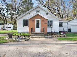 631 W River Rd, Muskegon, MI 49445