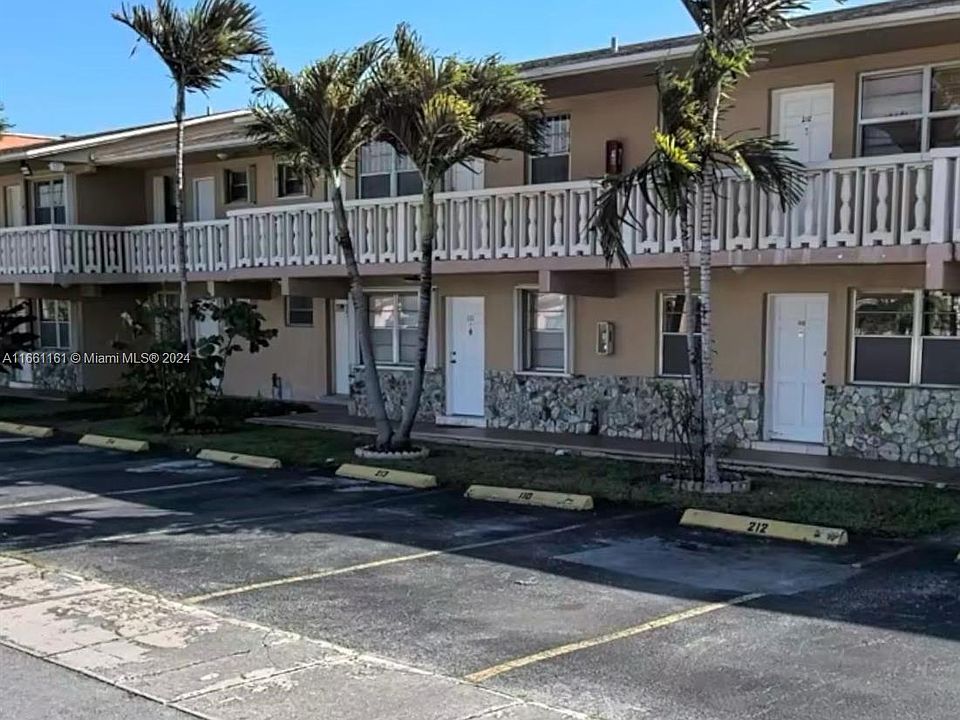 2nd image of 1154 W 35th St APT 111