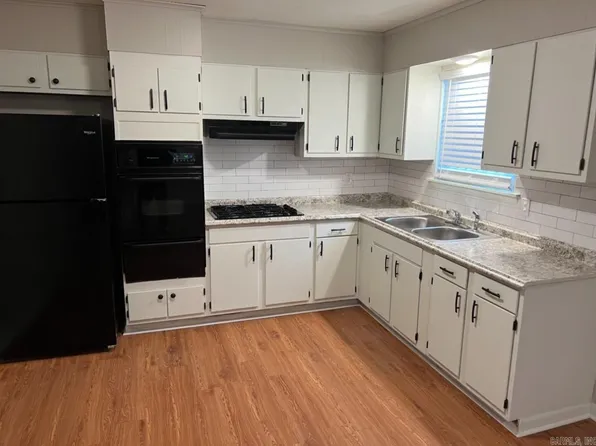 617 N Cedar St, North Little Rock, AR 72114