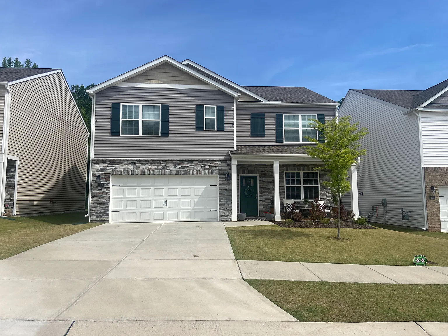 111 David Hill Dr — Photo 1