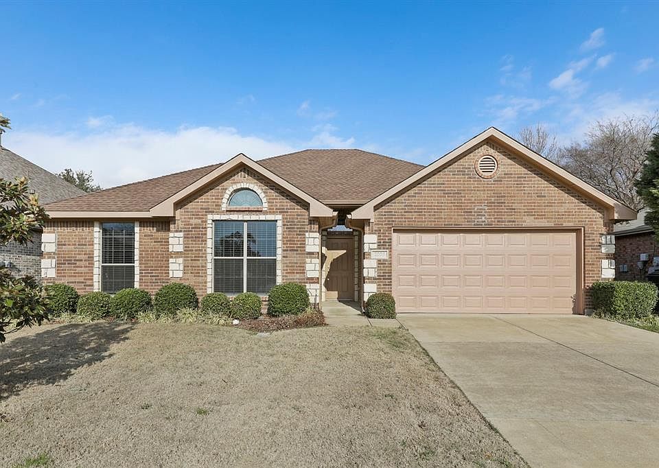 1st image of 2005 Crestlake Dr