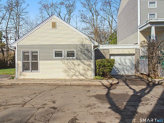 4th image of 130 Winchester Avenue #400