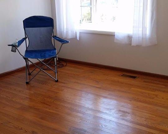 3rd image of 643 Hollingsworth Dr