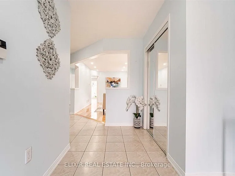 29 Timbertop Cres #UPPER LEVEL — Photo 4