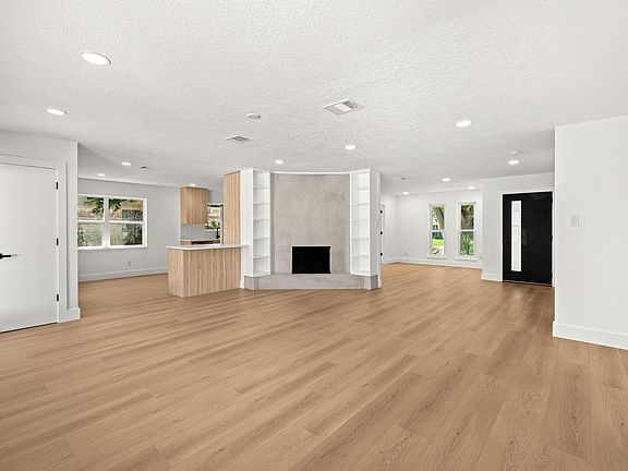 3rd image of 7631 Westwind Ln