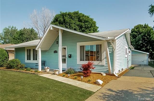 1st image of 42658 Somerset Dr