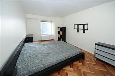 4th image of 150-156 W 56th St APT 3404