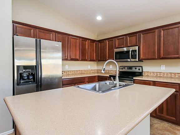 5th image of 288 W Dexter Way