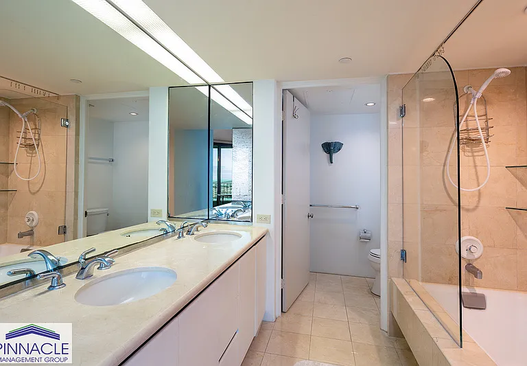 66 Queen St #2803 — Photo 15