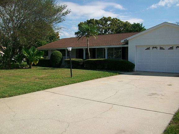 2nd image of 1834 Lakewood Dr S