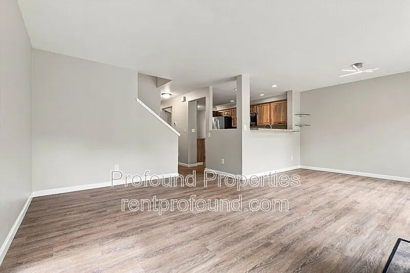3 bed, 1.5 bath, 1398 sqft, $2,495 — Photo 3
