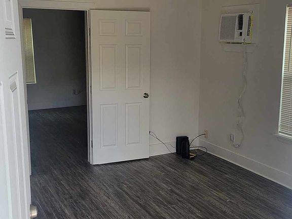 4th image of 1011 S Hamilton St